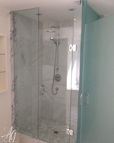 Shower Enclosure & Toilet Room